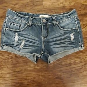 Cut off Jean shorty shorts